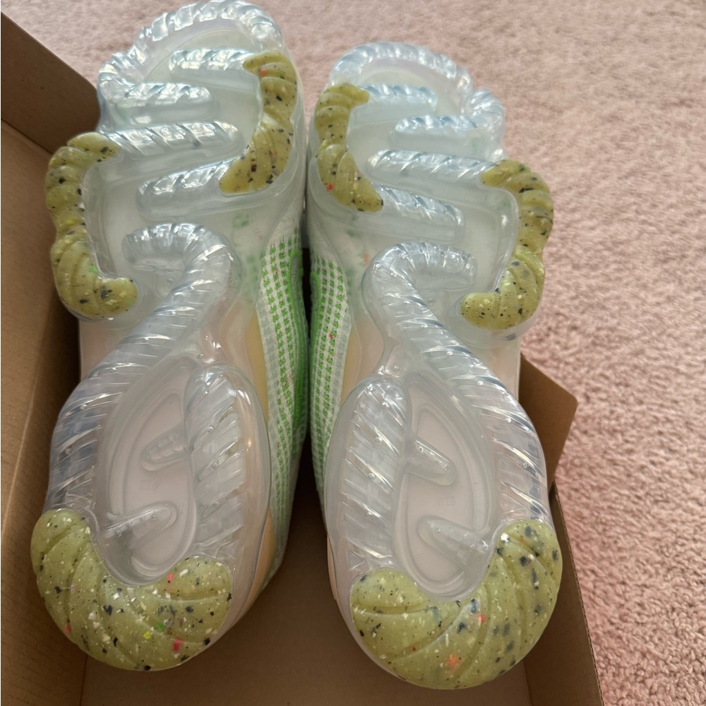 Women's Nike Air Vapormax - Picture 5 of 5
